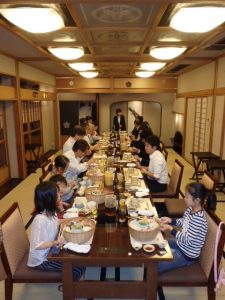 繁忙期が終わり、ホッと一息の食事会