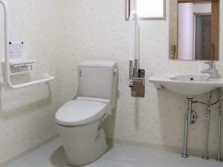   もえぎホーム下倉田 多目的トイレ